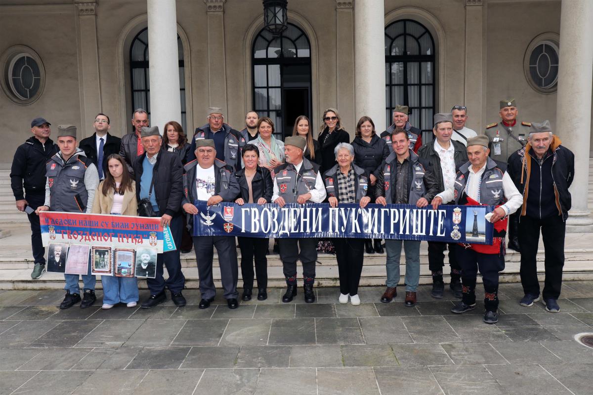 Beli dvor, Gvozdeni puk i Igrište (3).jpg