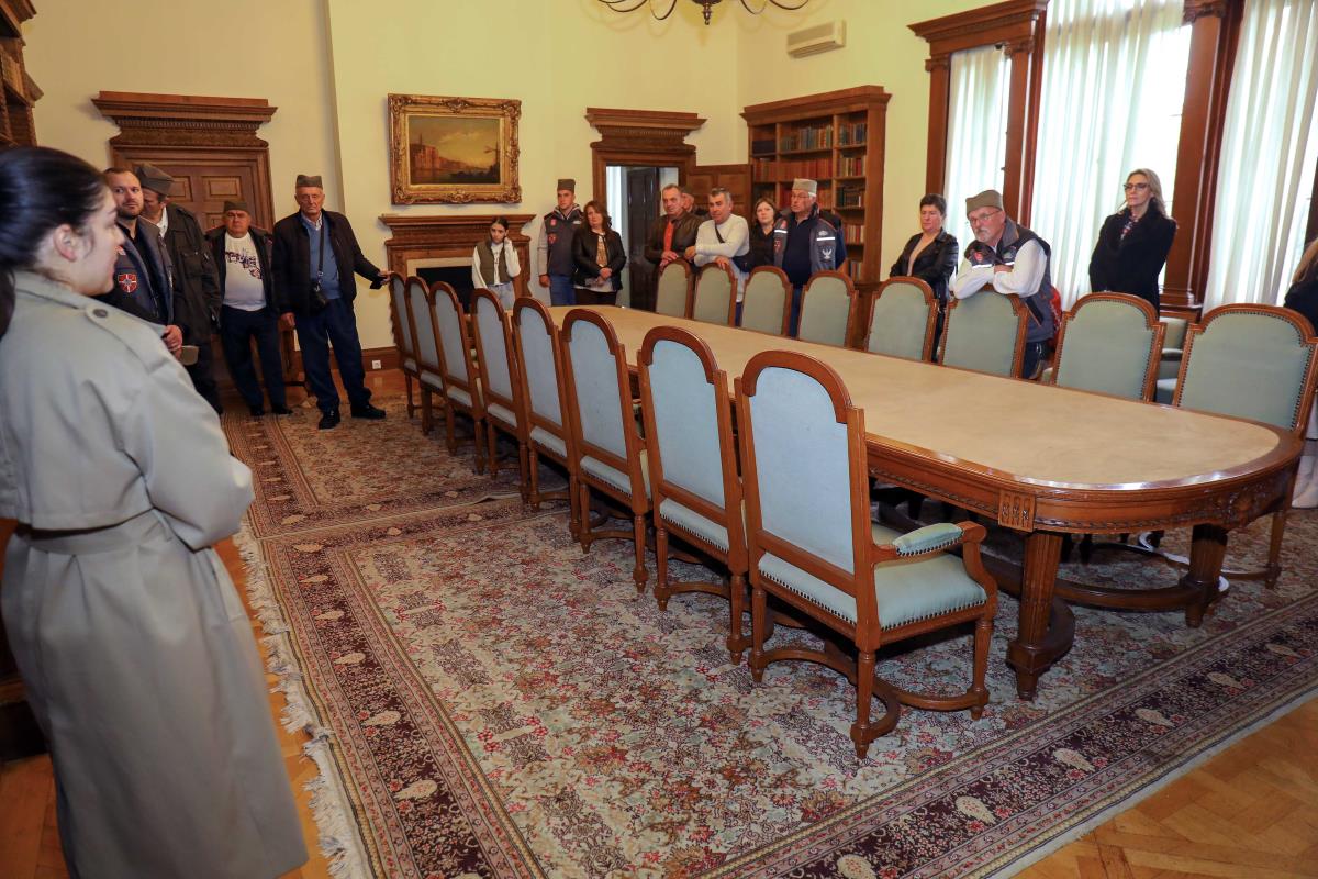 Beli dvor, Gvozdeni puk i Igrište (6).jpg