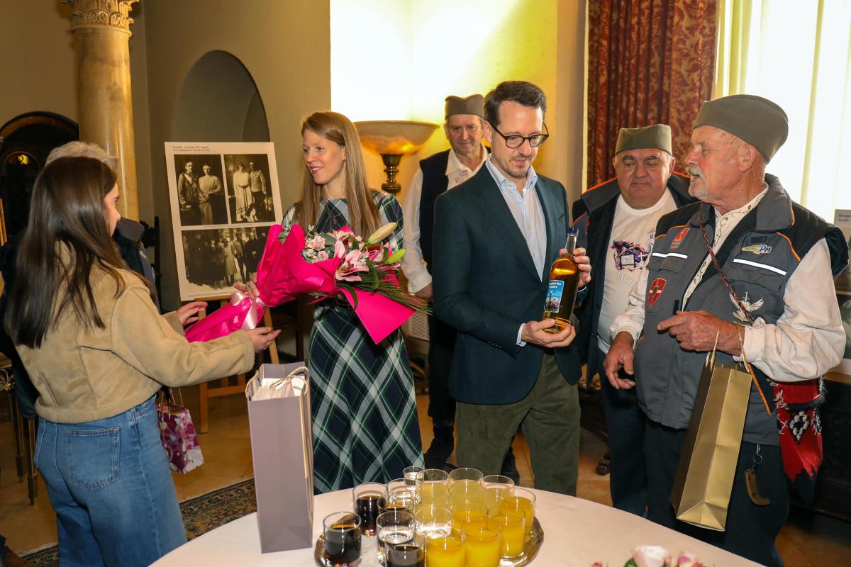 Beli dvor, Gvozdeni puk i Igrište (24).jpg