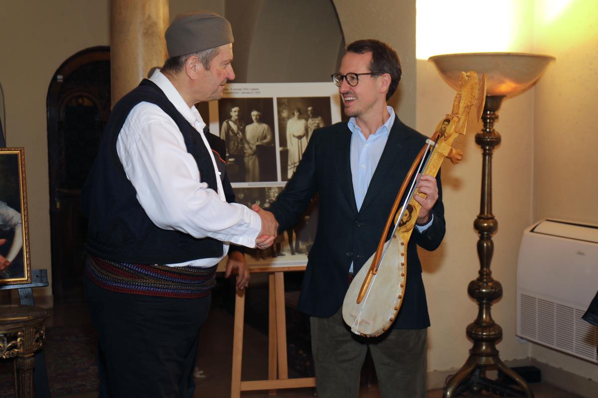 Beli dvor, Gvozdeni puk i Igrište (37).jpg