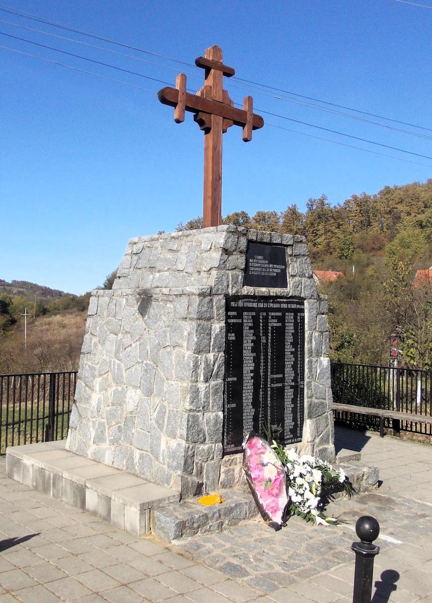 LOZNICA - Spomenik u Krivajici.JPG