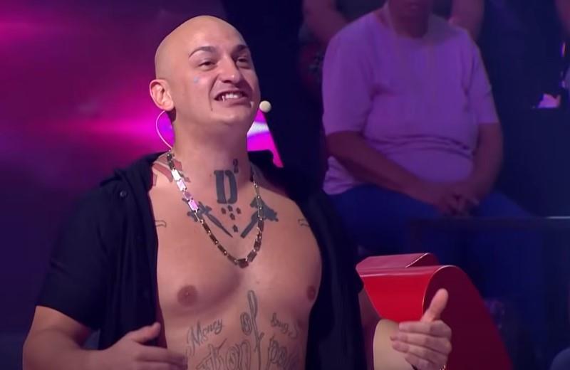 DESINGERICA ŽESTOKO ISPROZIVAO FILIPA CARA! "Šta je ovo, kupus na ekserima" treper nije mogao da veruje šta je video na ruci rijliti igrača