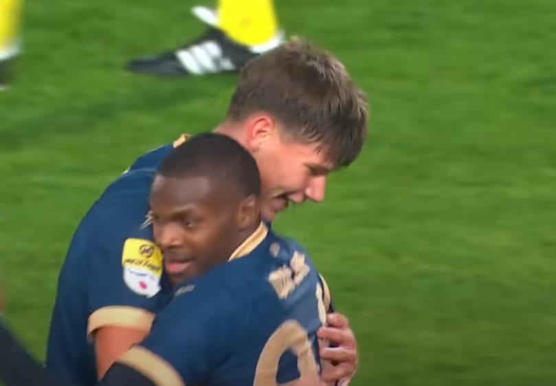 Reakcije iz IMT-a posle gola Alekse Mitića na utakmici Crvena zvezda - IMT