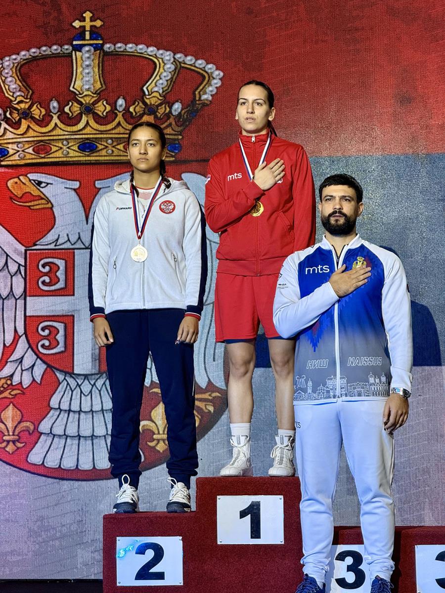 Anastasija Lukajic na pobednickom postolju.jpg