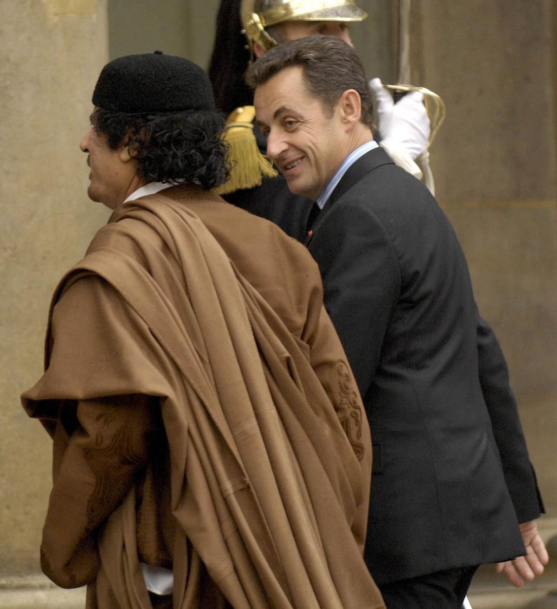 Muammar Gaddafi Nicolas Sarkozy Muamer Gadafi Nikola Sarkozi (4).jpg