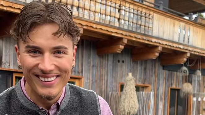 Serafim von Habsburg-Lotringen nasmejan.jpg