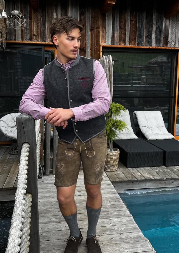 Serafim von Habsburg-Lotringen na mostiću.jpg