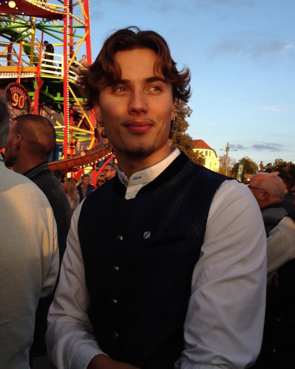 Serafim von Habsburg-Lotringen na Oktoberfestu.jpg