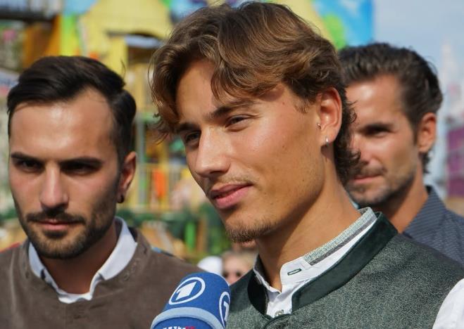 Serafim von Habsburg-Lotringen daje izjavu.jpg