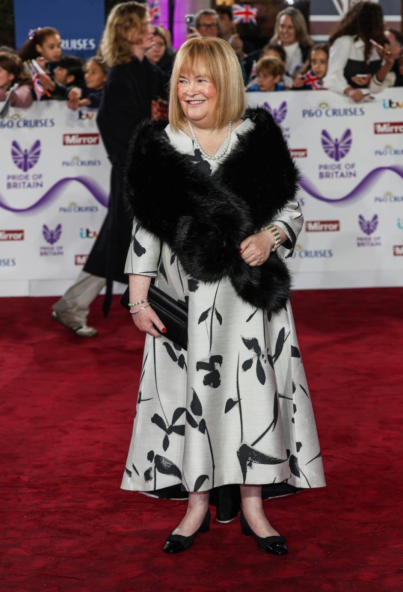 Suzan Bojl na dodeli nagrada Pride of Britain u Londonu, u elegantnoj haljini i s novom frizurom