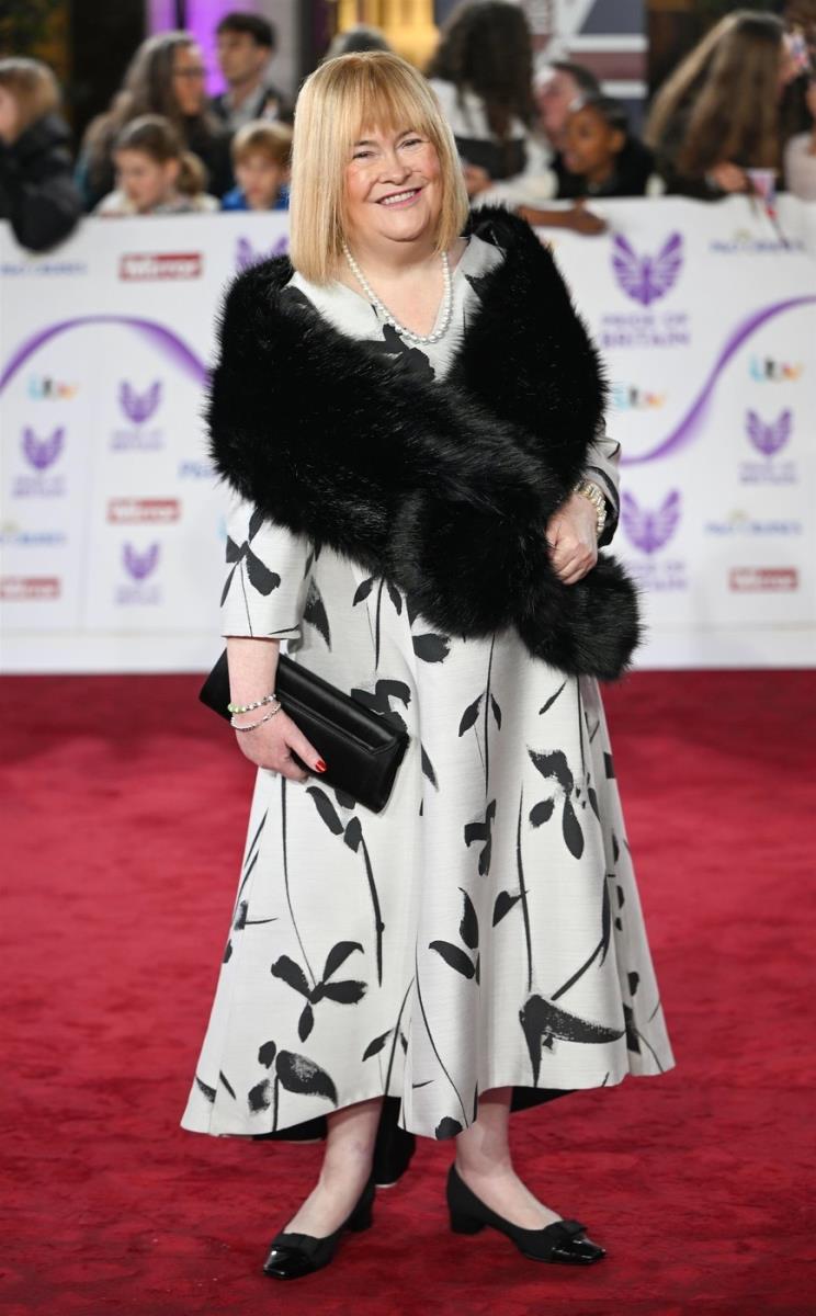 Suzan Bojl na dodeli nagrada Pride of Britain u Londonu, u elegantnoj haljini i s novom frizurom