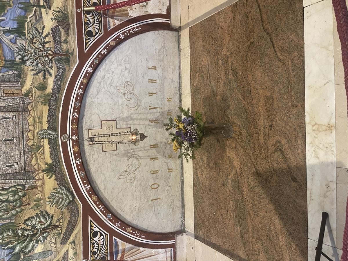 Grob Jovana Dučića u Hercegovačkoj Gračanici