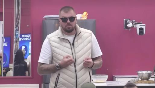 "DA LI VOLIŠ LUKU VIŠE OD MENE?" Janjuš napravio haos za crnim stolom, saterao Aneli u ćošak, a onda je usledio HIT odgovor (VIDEO)