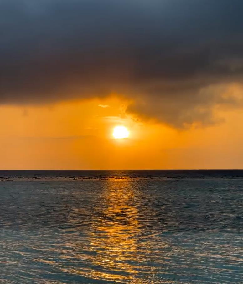 Biković sa sinom uživa na Maldivima (7).png