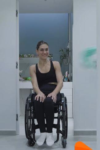 Đorđa Kalci kod kuće.jpg