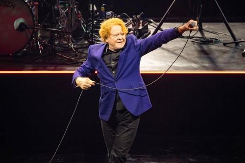 Mik Haknal na koncertu u Londonu