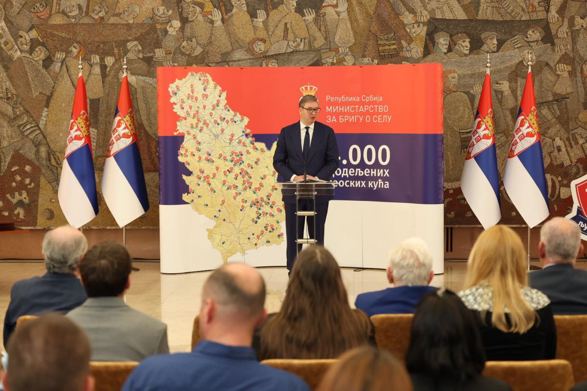 Aleksandar Vučić dodela ugovora