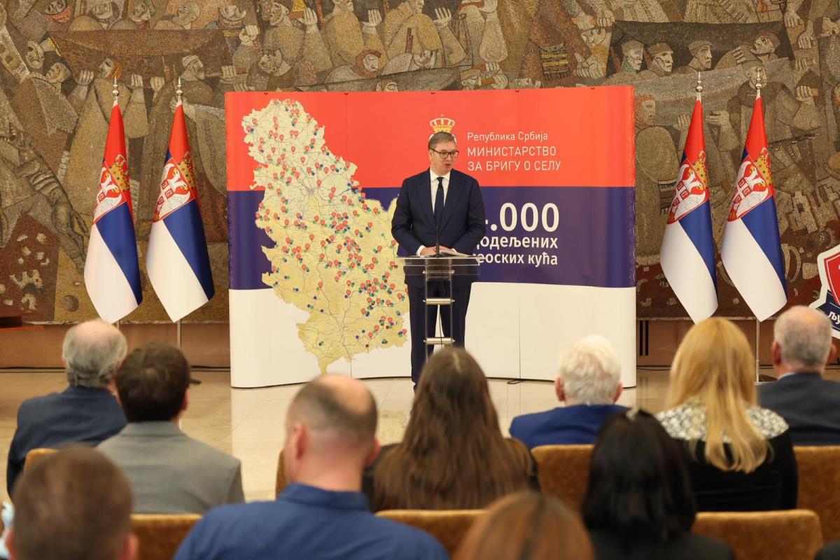 Aleksandar Vučić dodela ugovora