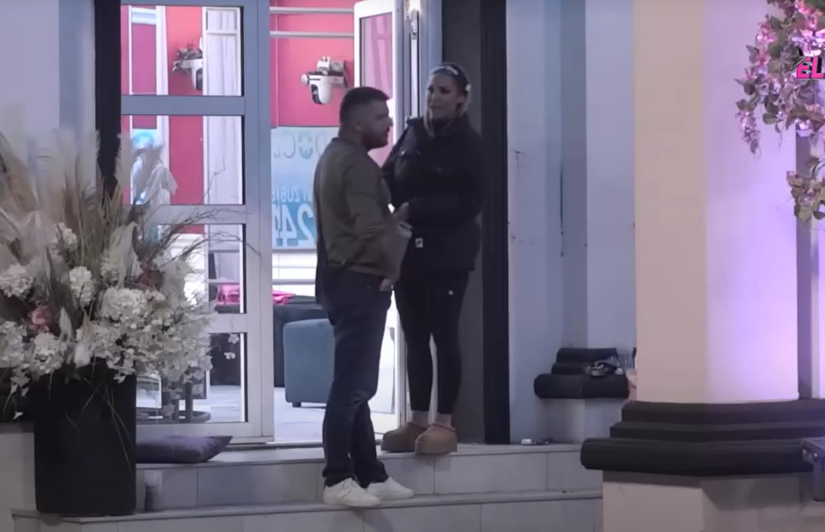 "OSTAVIO SI ME KAO KERA I OTIŠAO U AMERIKU" Aneli i Asmin nastavili da iznose prljav veš iz njihove veze: Skrivao si od Stanije...