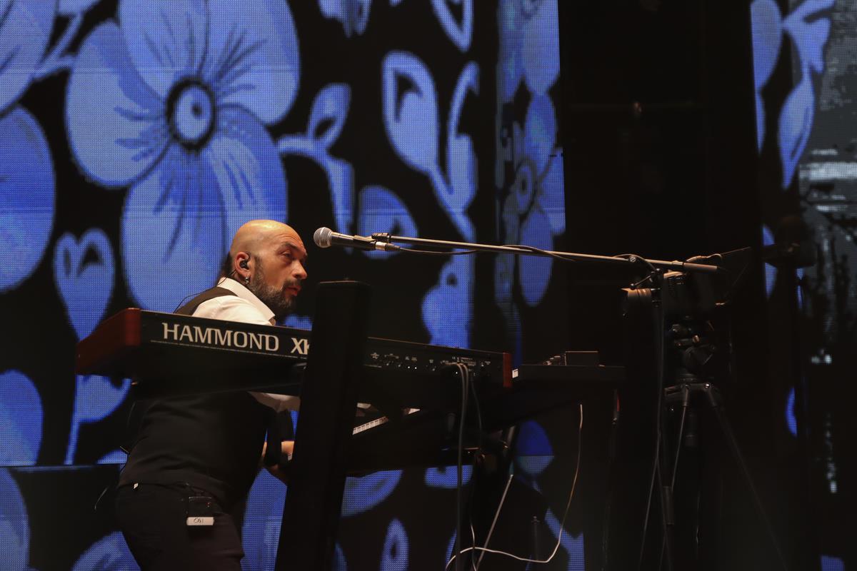 Bjelo dugme i Goran bregović (2).jpg