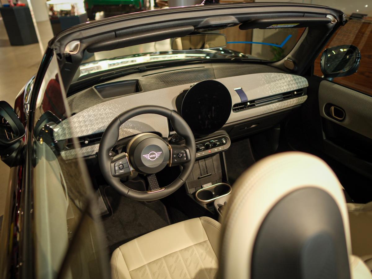 Galerija automobila Srbije (13).jpg