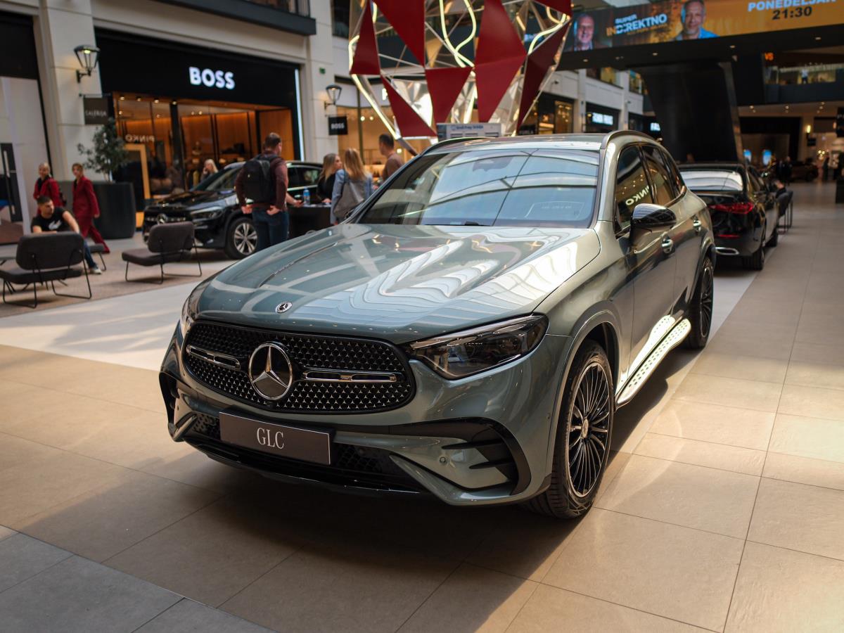 Galerija automobila Srbije (37).jpg