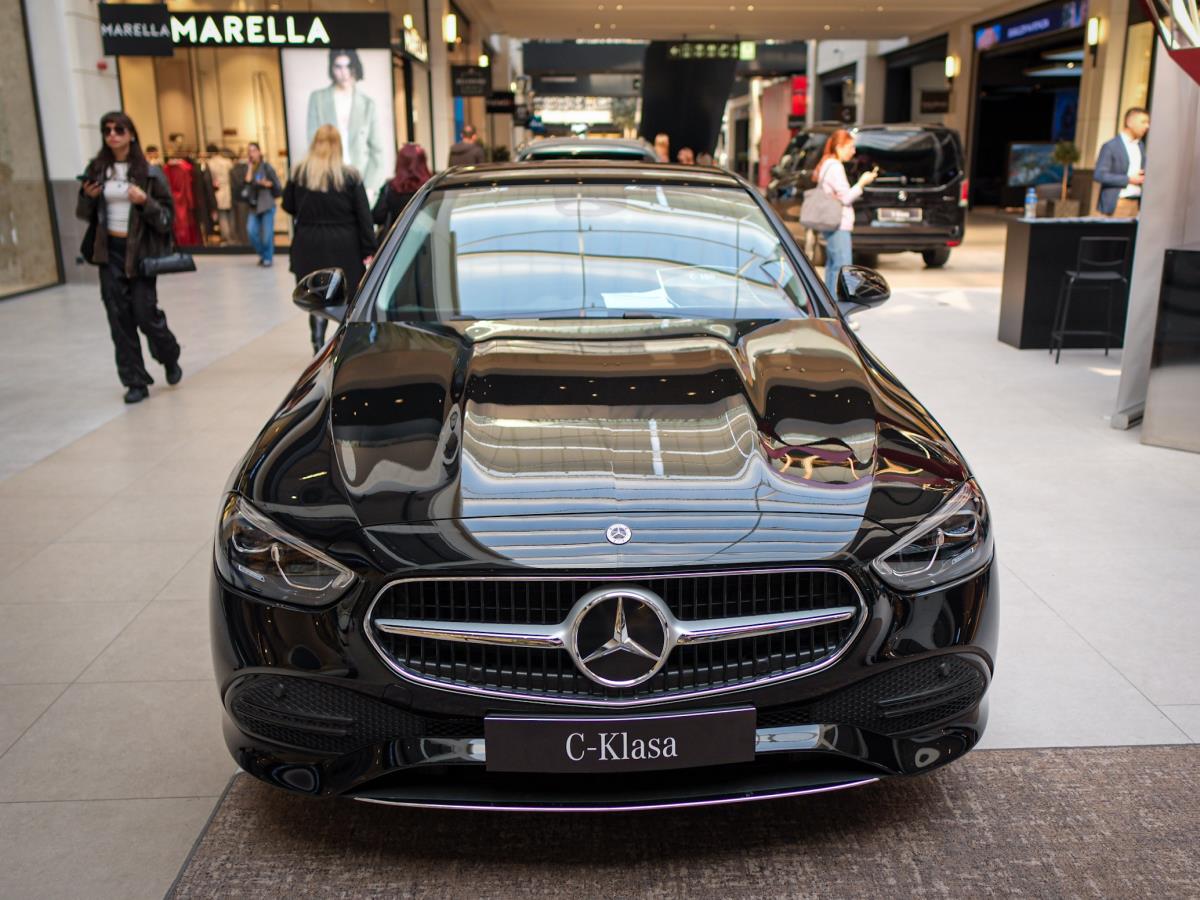 Galerija automobila Srbije (38).jpg