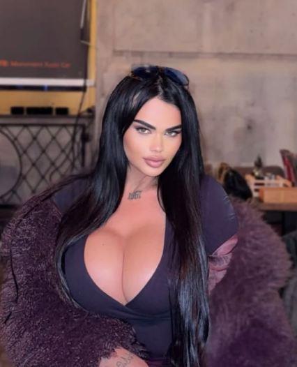 Kiki Nikolić pokazala dekolte