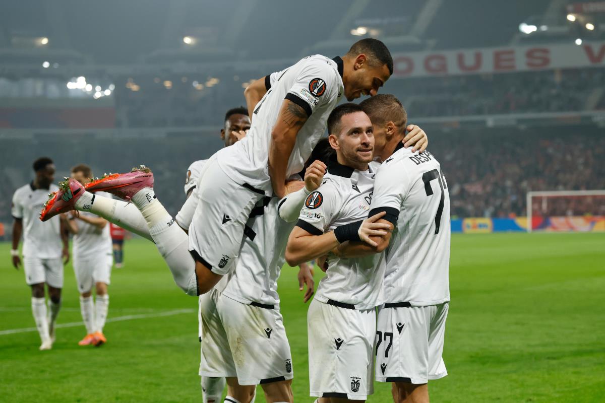 Andrija Živković na utakmici protiv Lila