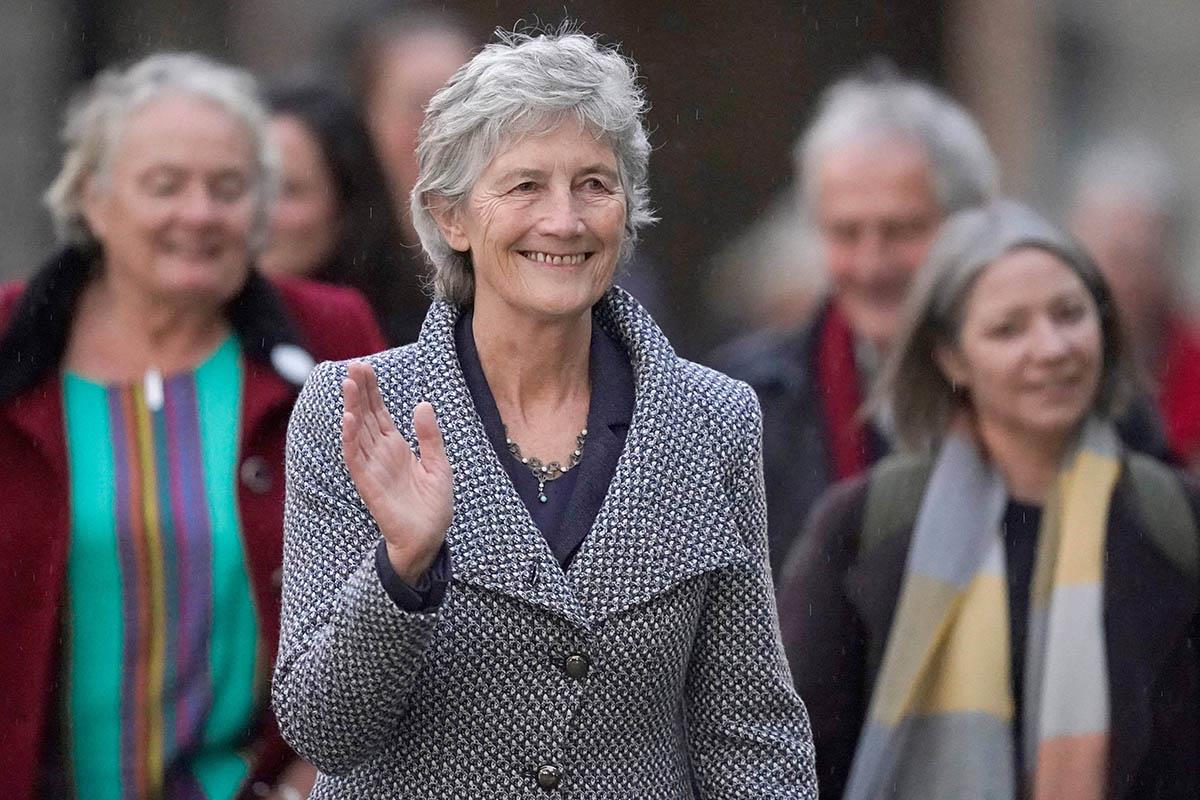 xxx03 AP Niall Carson.jpg