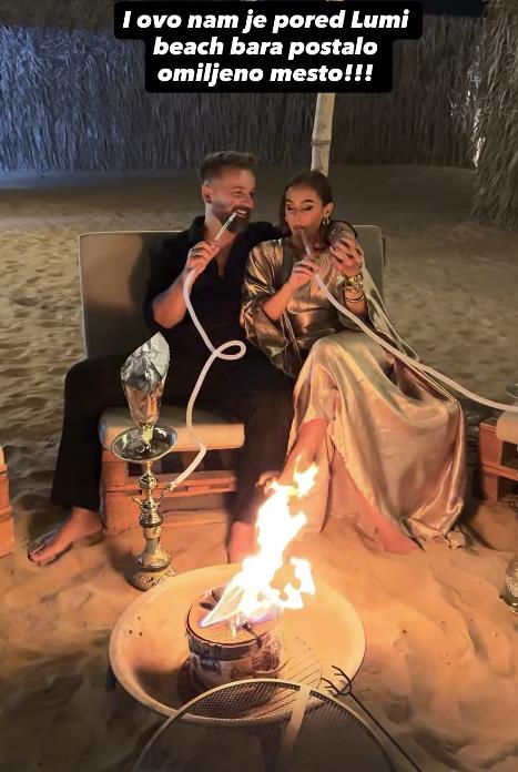 Savo Džehverović i Adriana Kadar uživaju u zalasku sunca u pustinji