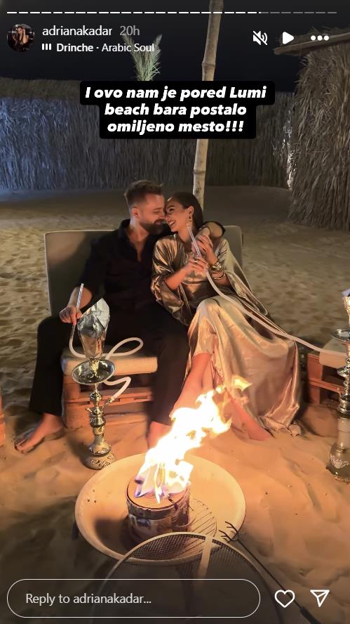 Savo Džehverović i Adriana Kadar uživaju u zalasku sunca u pustinji