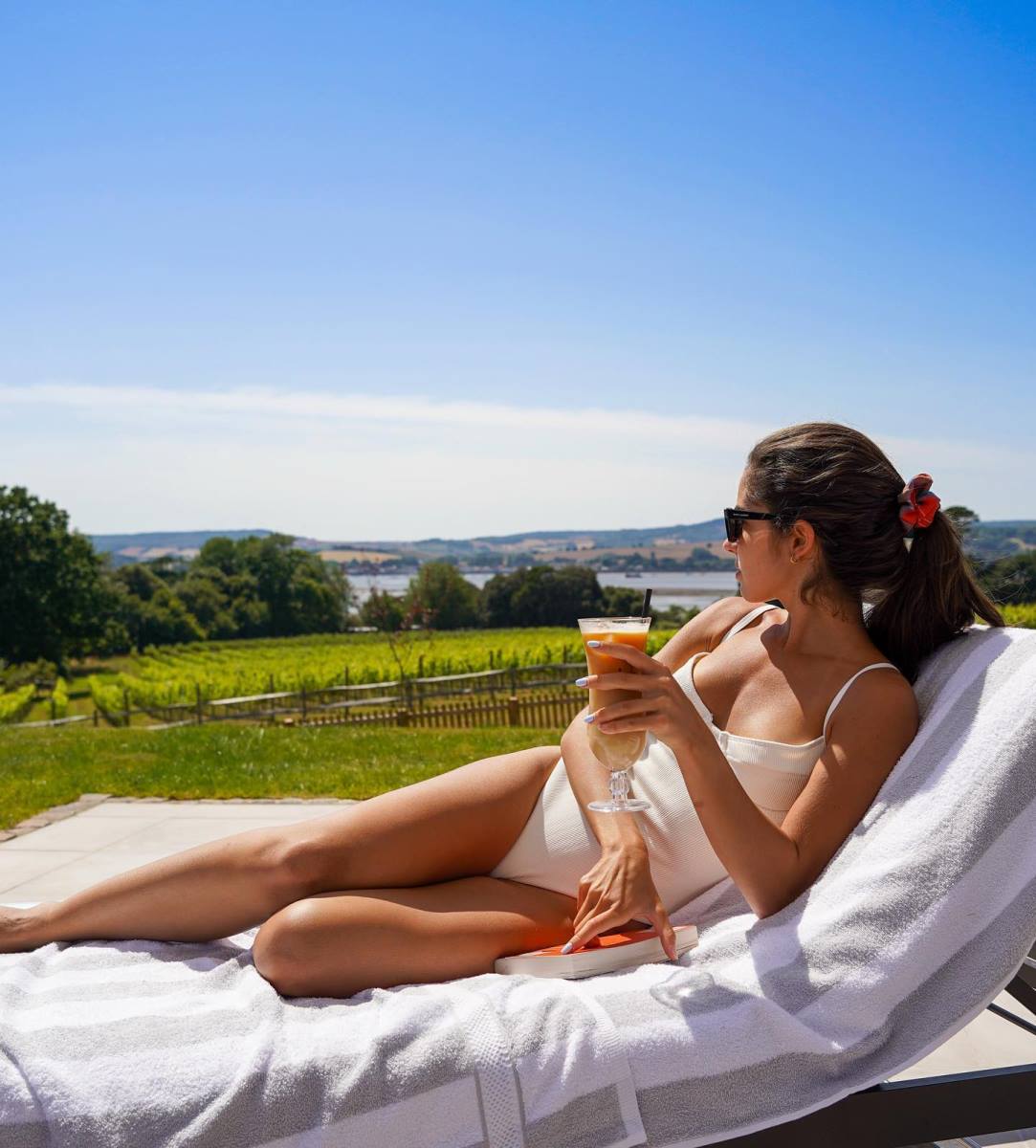 Montero Mund, devojka Džordža Rasela, vozača Formule 1