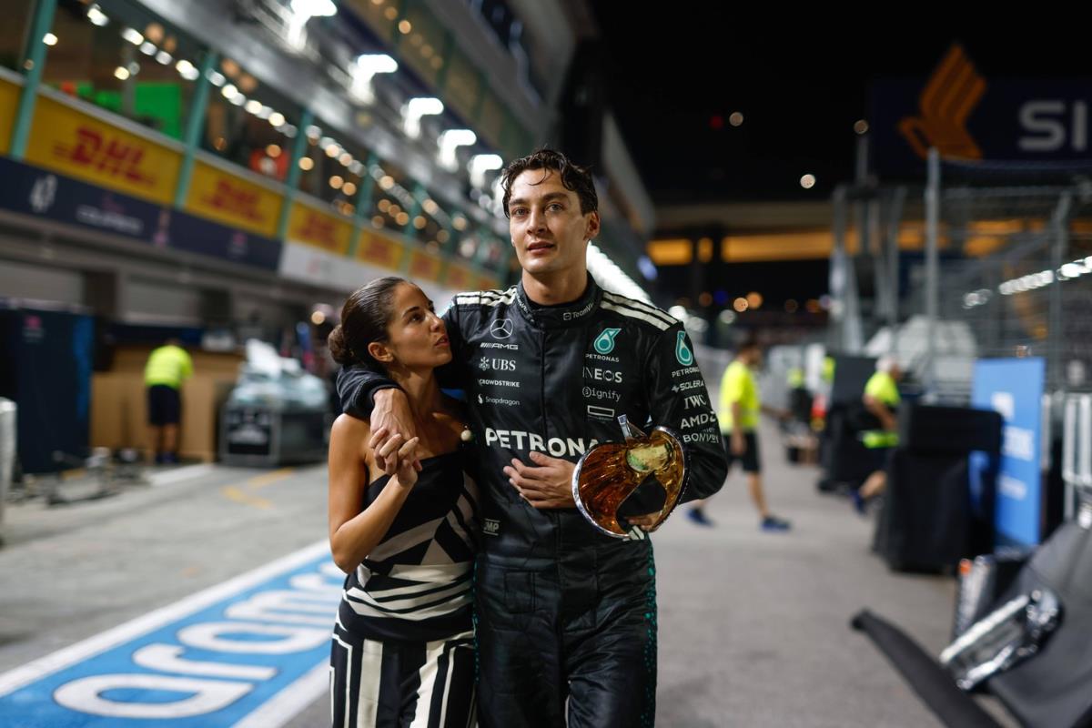 Džordž Rasel i njegova devojka Montero Mund na trci Formule 1