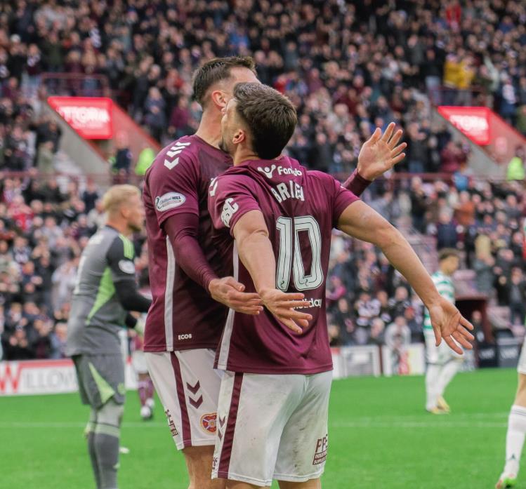 Klaudio Braga slavi gol protiv Seltika