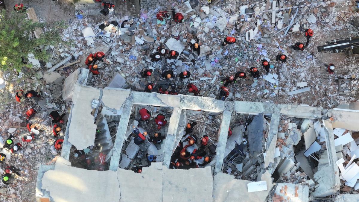 Turska srušila se zgrada