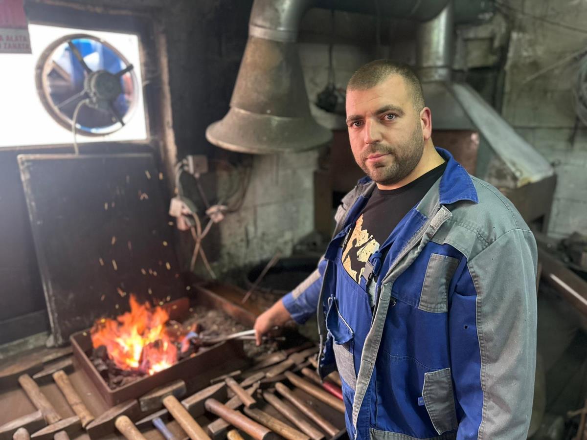 1761738667_kovacki_zanat4_vladimir_pantelic_kovac_foto_4n_studio.jpg