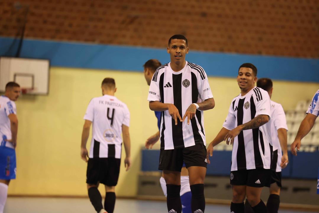 Kosta Oliveira Kaike i Huan Felipe.jpg