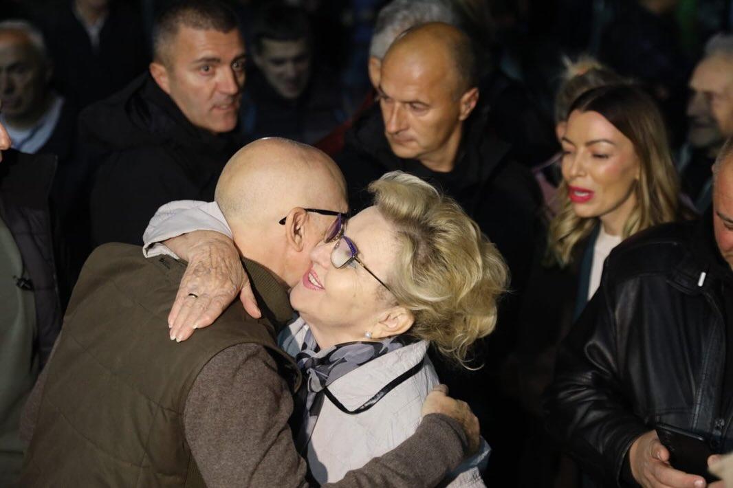 Вечерас сам испред Народне скупштине дочекао нашег хероја Милана Богдановића.После рањавања и те (6).jpg