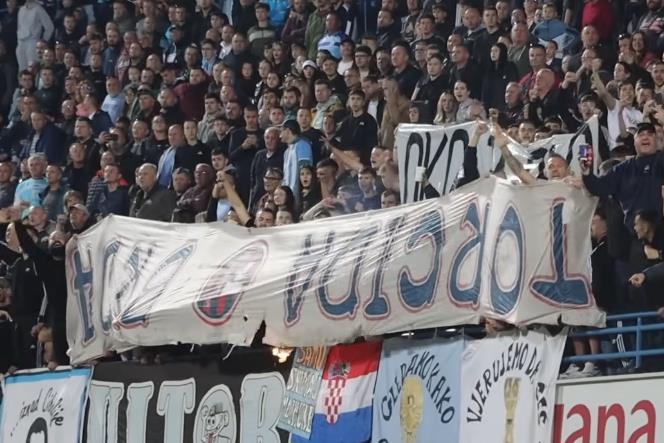 Navijači Hajduka na utakmici protiv Cibalije