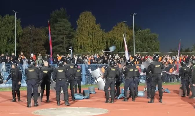 Navijači Hajduka na utakmici protiv Cibalije