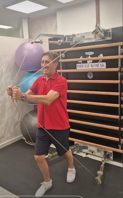 Žika Jakšić vežba