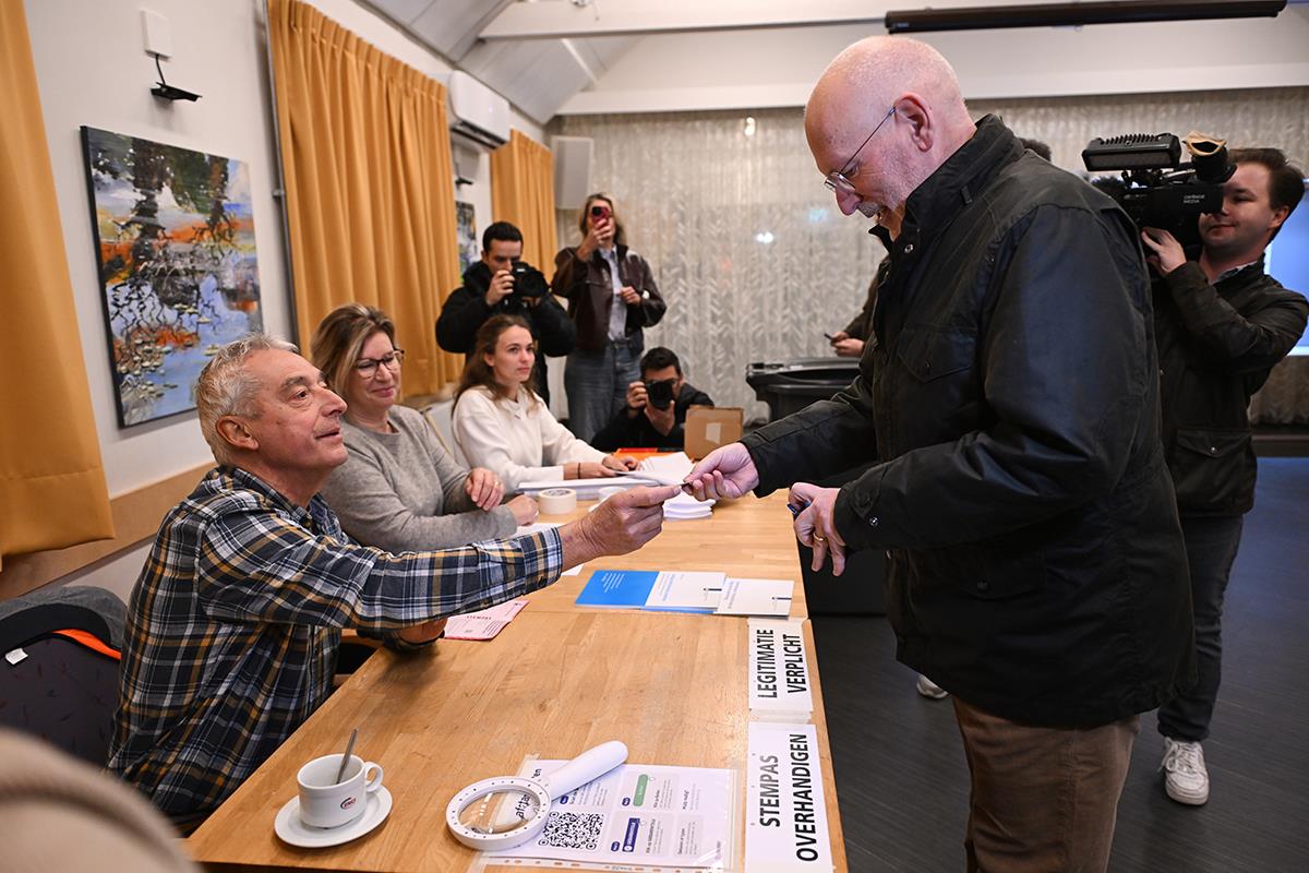 101 AP Ermindo Armino.jpg