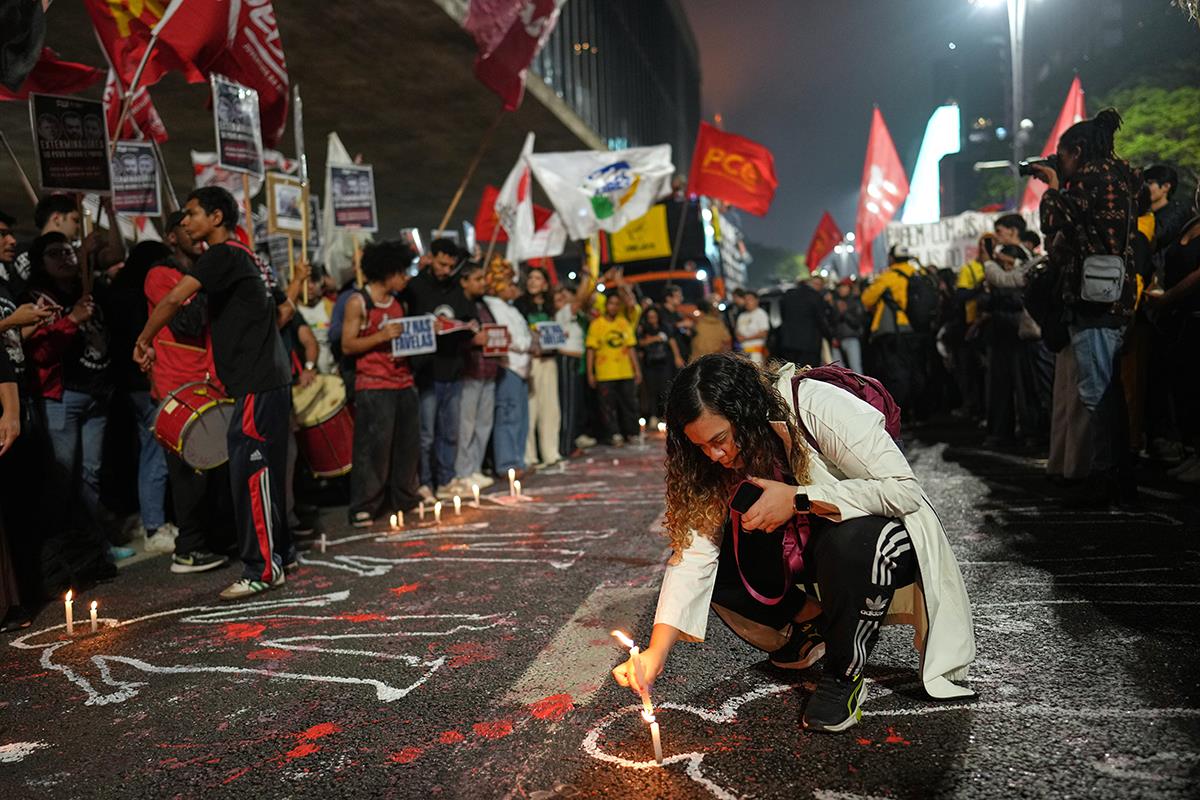 tusk01 AP Andre Penner.jpg