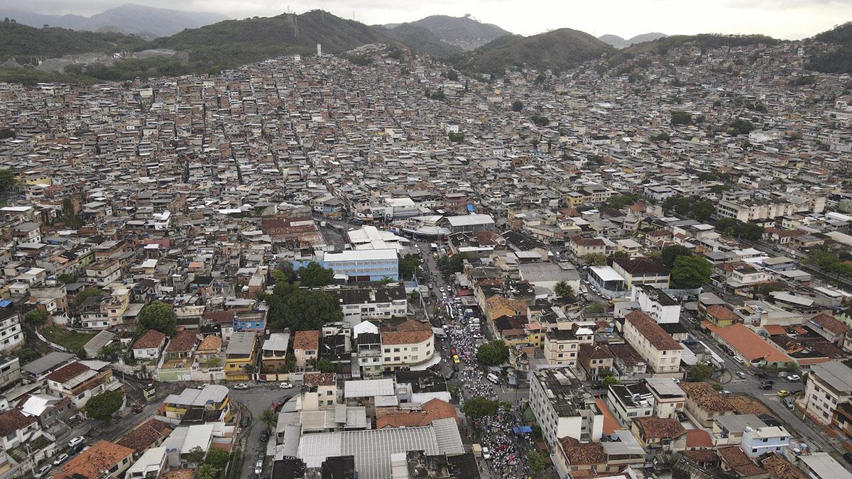 tusk02 EPA Renato Spyrro.jpg