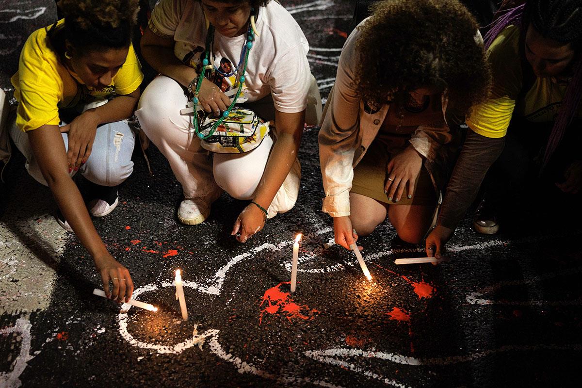 tusk03 EPA Isaac Fontana.jpg