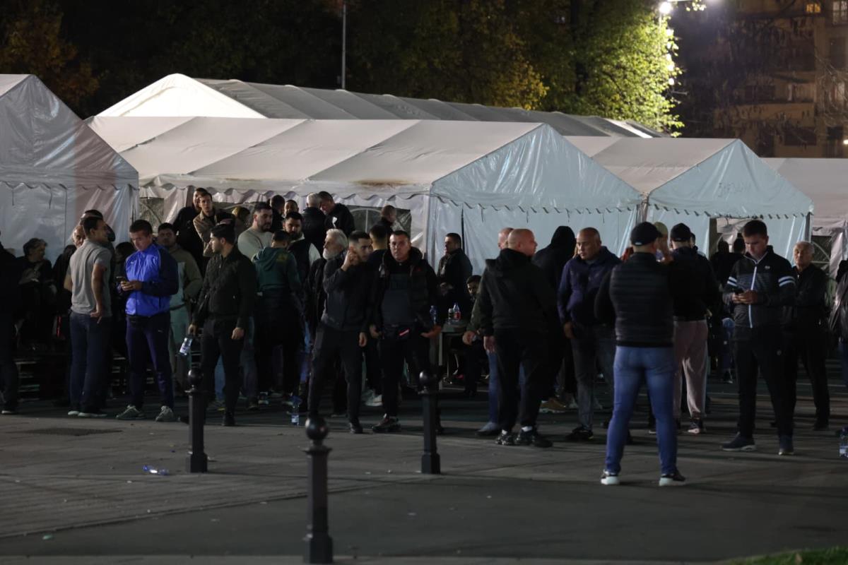 Protest ispred skupštine