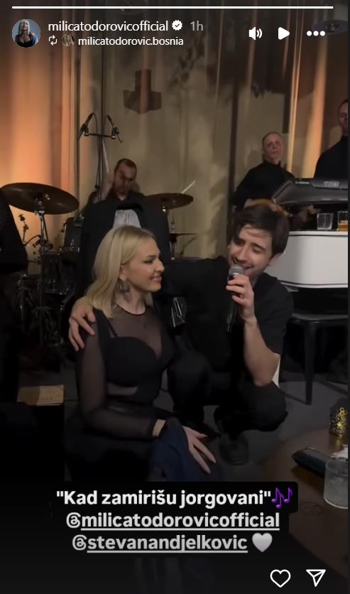 Milica Todorović trudna peva u klubu