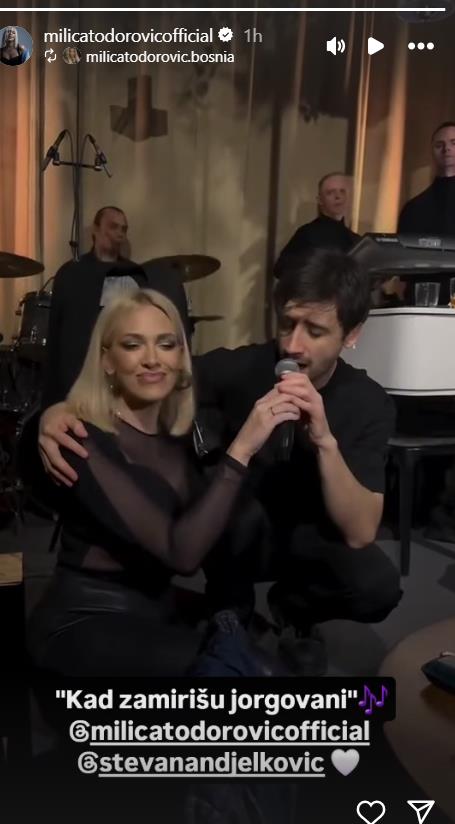 Milica Todorović trudna peva u klubu