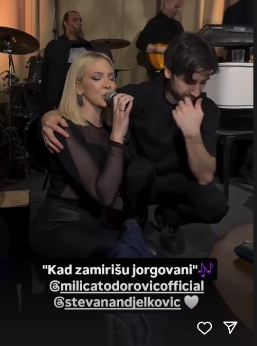 Milica Todorović trudna peva u klubu